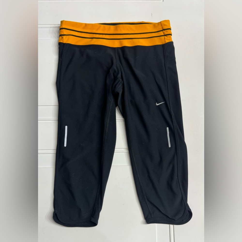Nike Running Yoga Dri Fit Capri Crop Leggings Yellow Black Size Medium Mid Rise